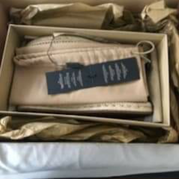 Men's Burberry shoes - Picture 6 of 8